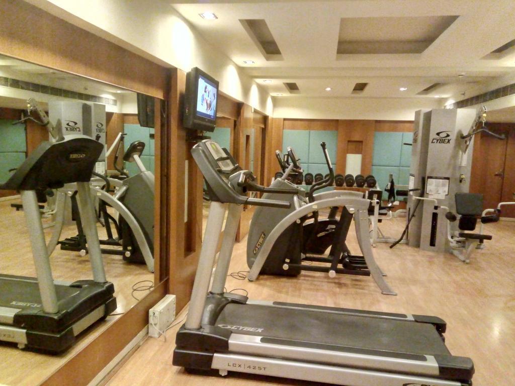 Hampshire Plaza Hotel Hyderabad Exterior foto
