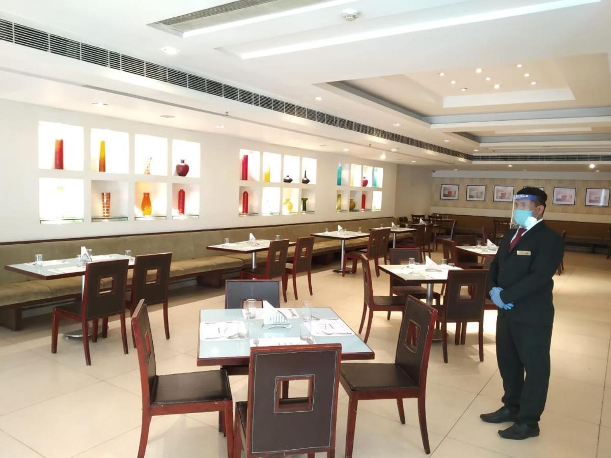 Hampshire Plaza Hotel Hyderabad Exterior foto